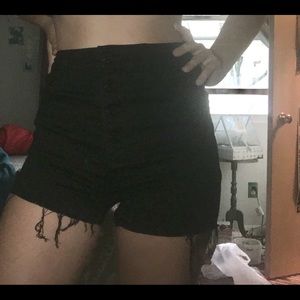 Four button Black Highwaisted Shorts-2-distressed